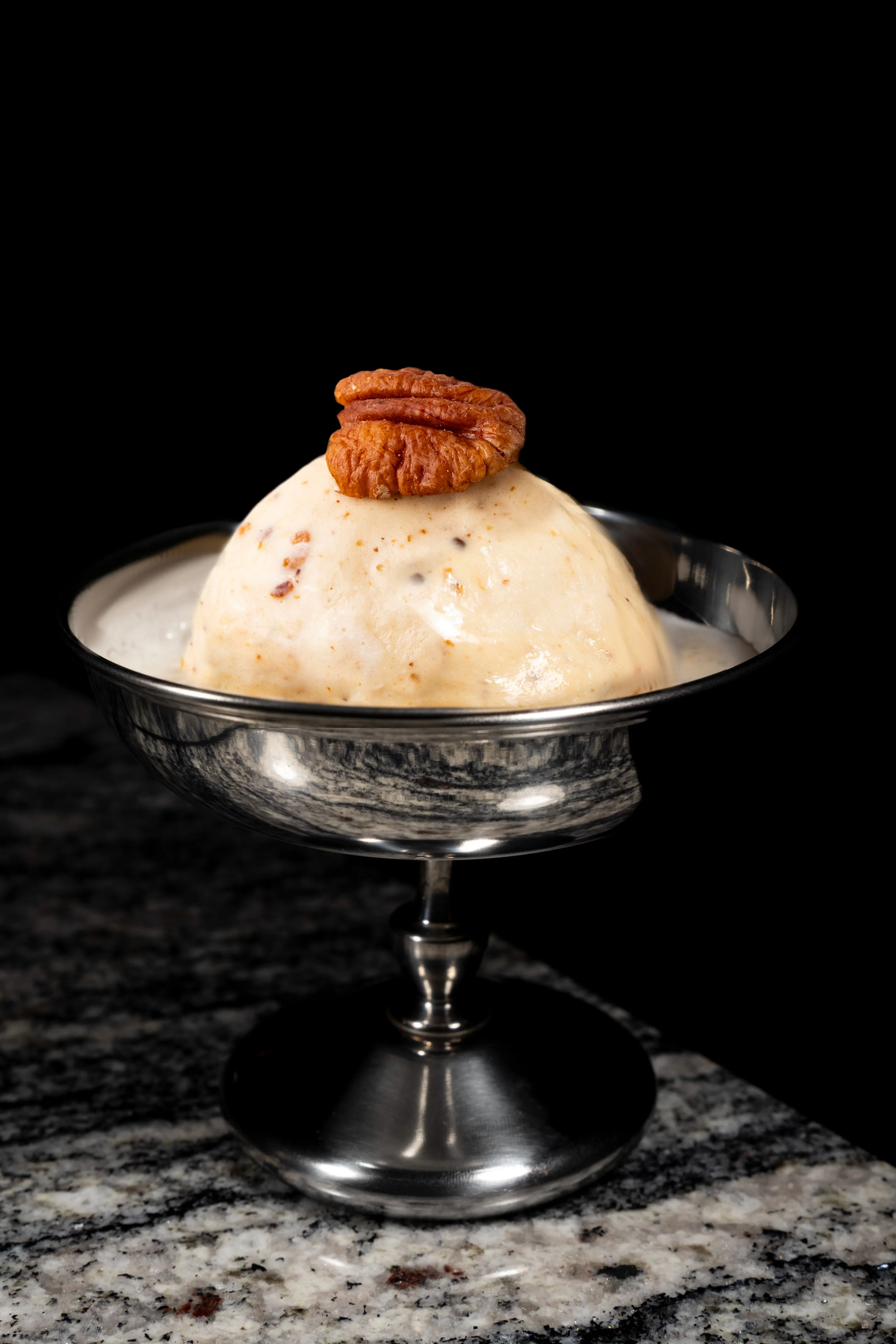 Gelato with roasted pecans and walnuts