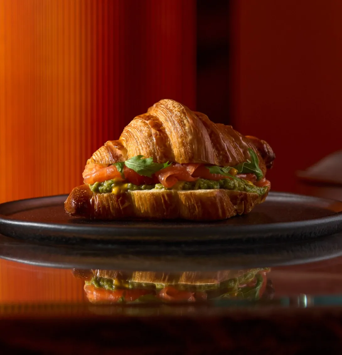 CROISSANT WITH SALMON and mango sauce